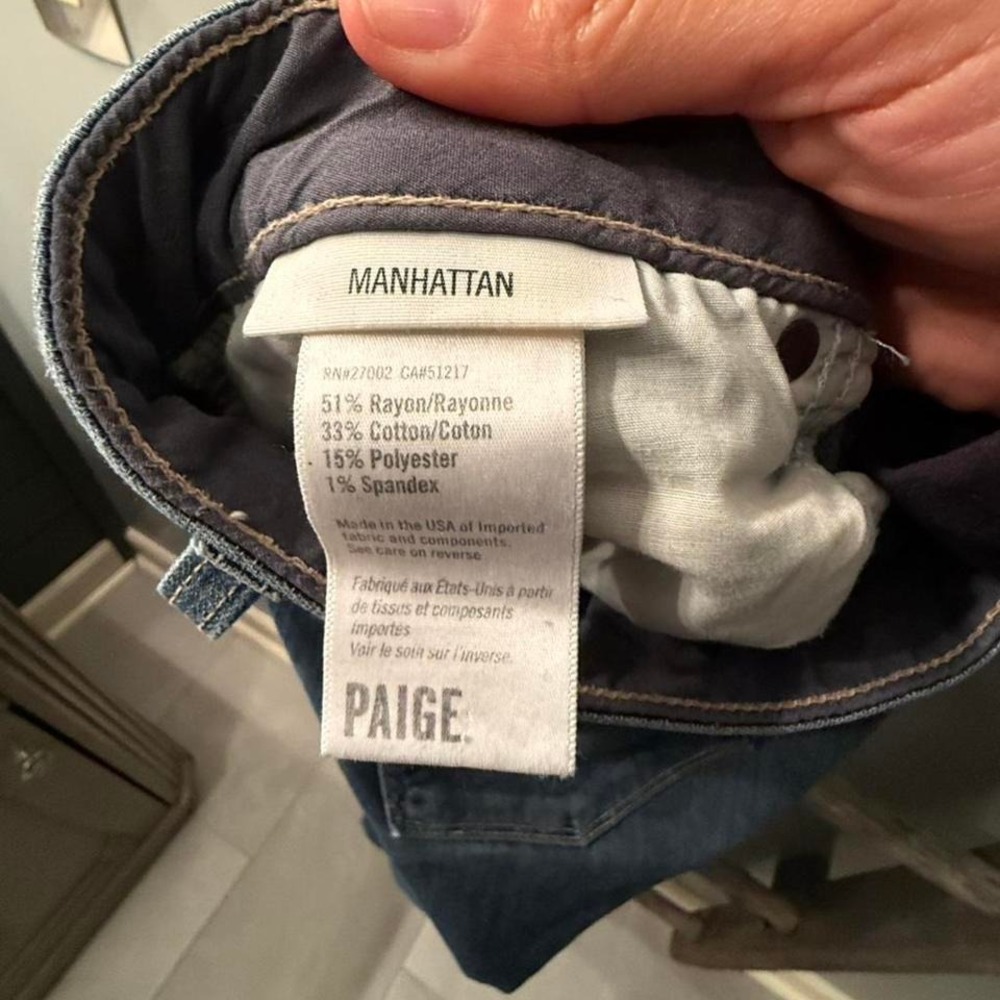 Paige high rise boot cut manhattan blue jeans, Size 31 - Picture 6 of 8